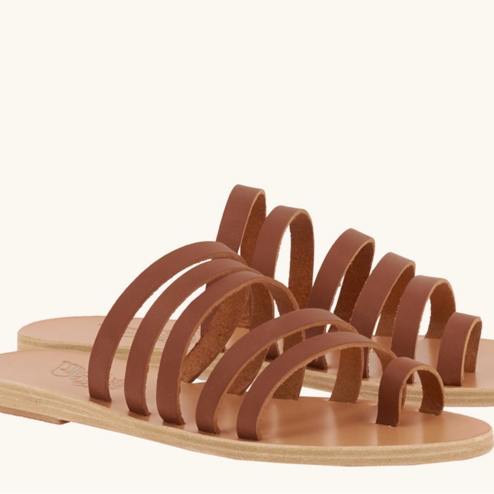 ANCIENT GREEK SANDALS “Niki” used broken in condition. Shoe bag included